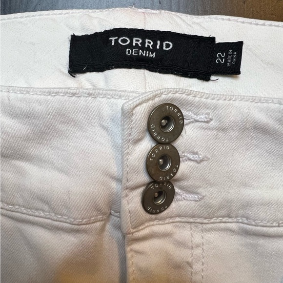 NWT TORRID CROPPED WHITE JEGGINGS SIZE 22. - Picture 5 of 9